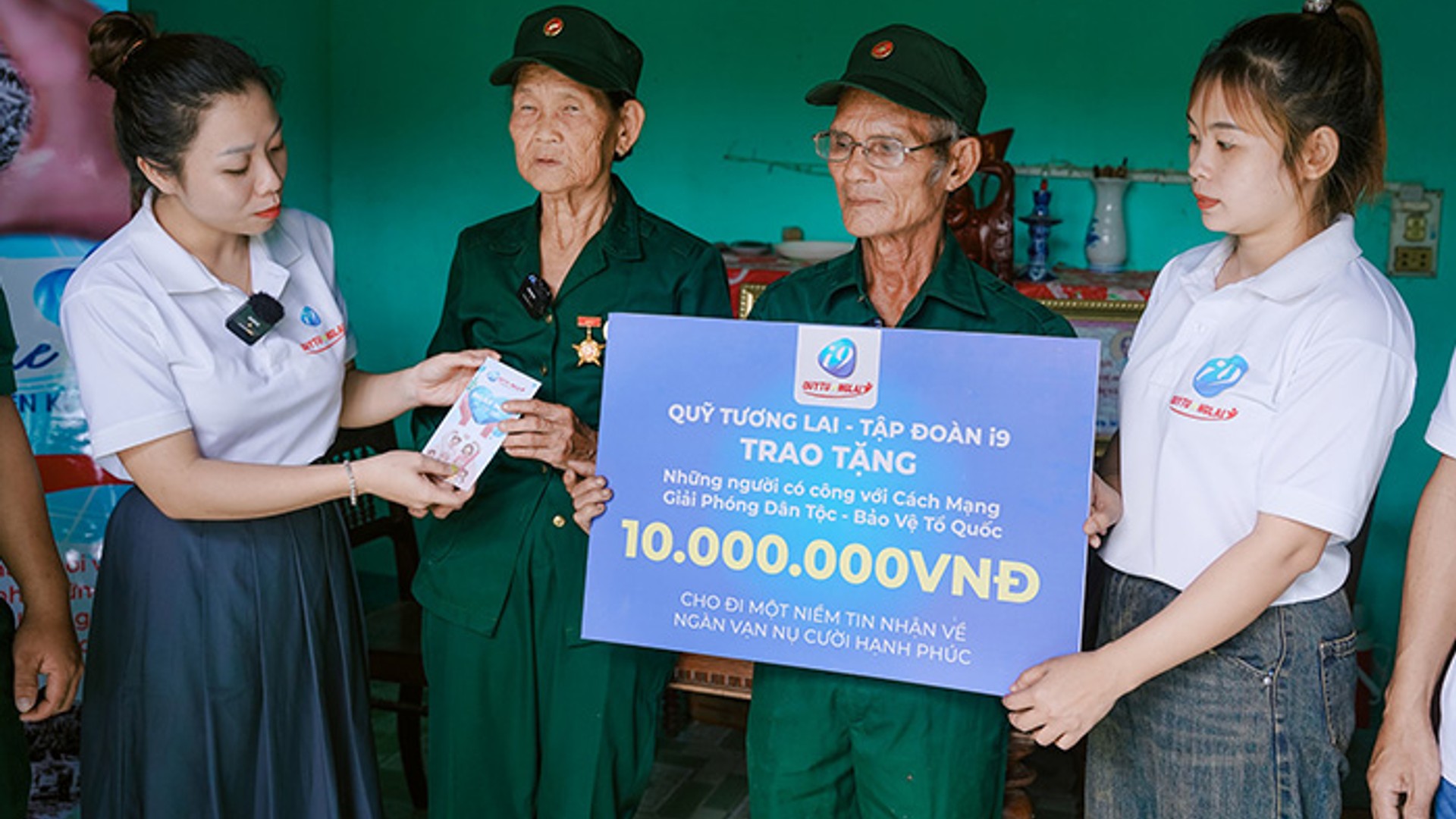 Hình ảnh hỗ trợ khách hàng AX88 với các câu hỏi và câu trả lời