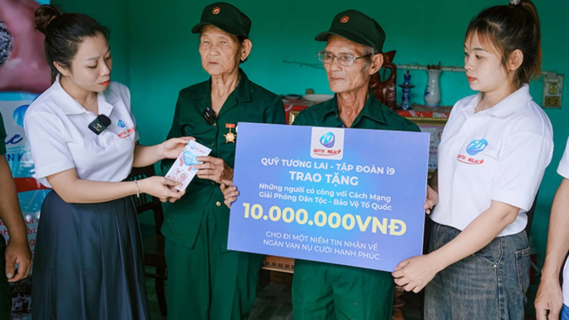 Hình ảnh hỗ trợ khách hàng AX88 với các câu hỏi và câu trả lời